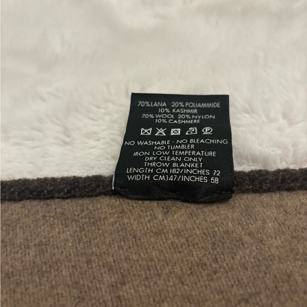 Gucci Brown and Black Wool-Cashmere Blanket Throw 72”x58” with original box - Picture 6 of 8